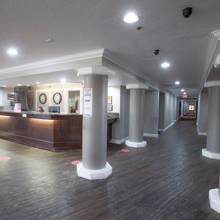 Ramada By Wyndham Barstow Hotel Buitenkant foto