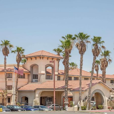 Ramada By Wyndham Barstow Hotel Buitenkant foto