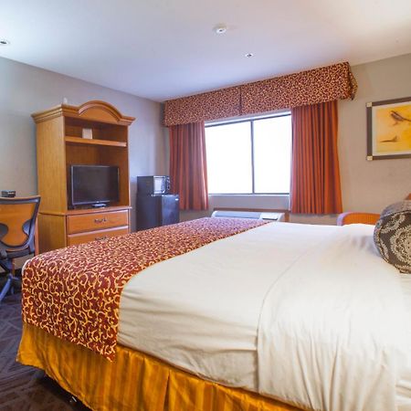 Ramada By Wyndham Barstow Hotel Buitenkant foto