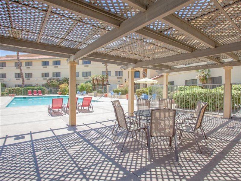 Ramada By Wyndham Barstow Hotel Buitenkant foto