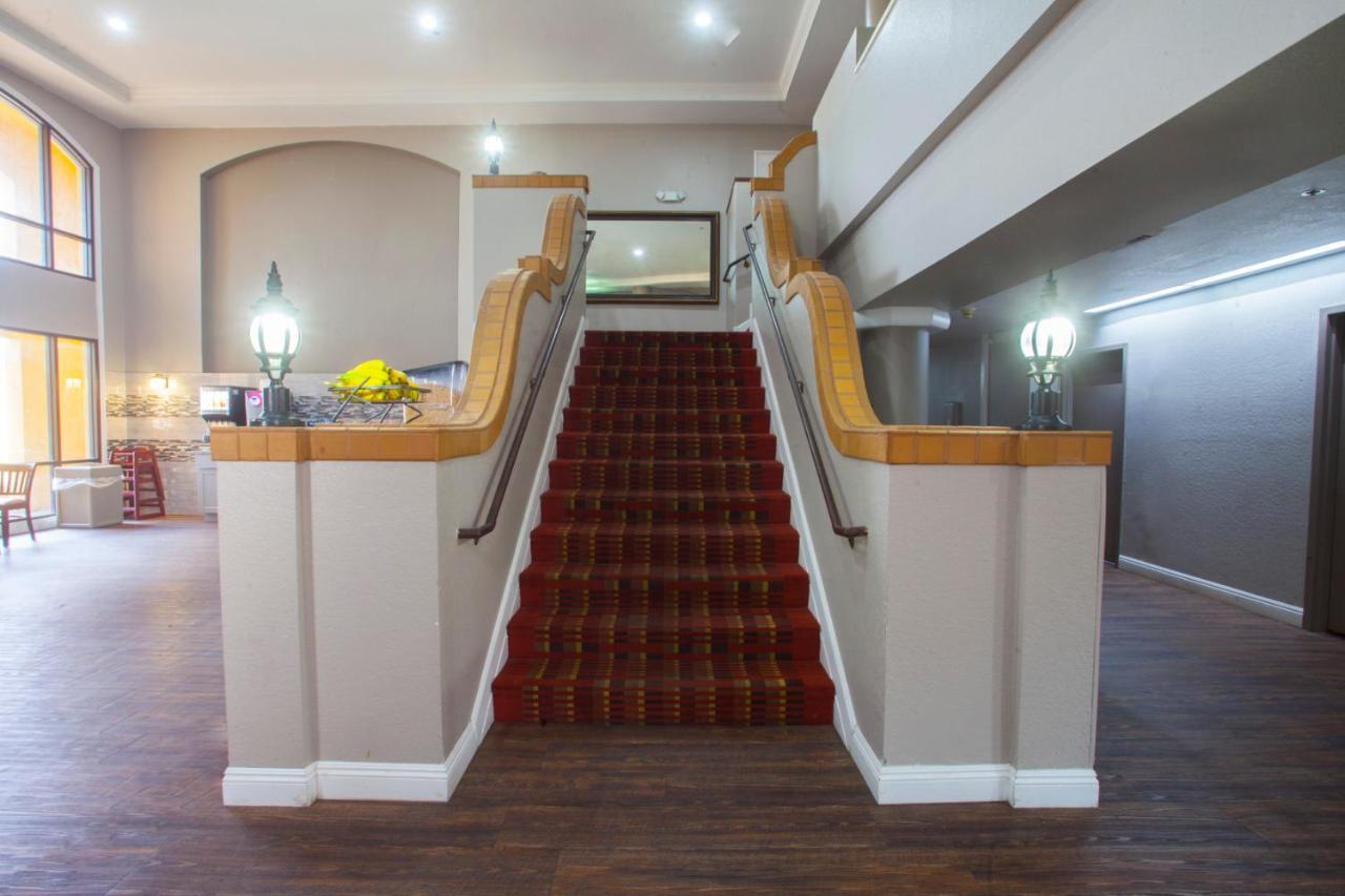 Ramada By Wyndham Barstow Hotel Buitenkant foto