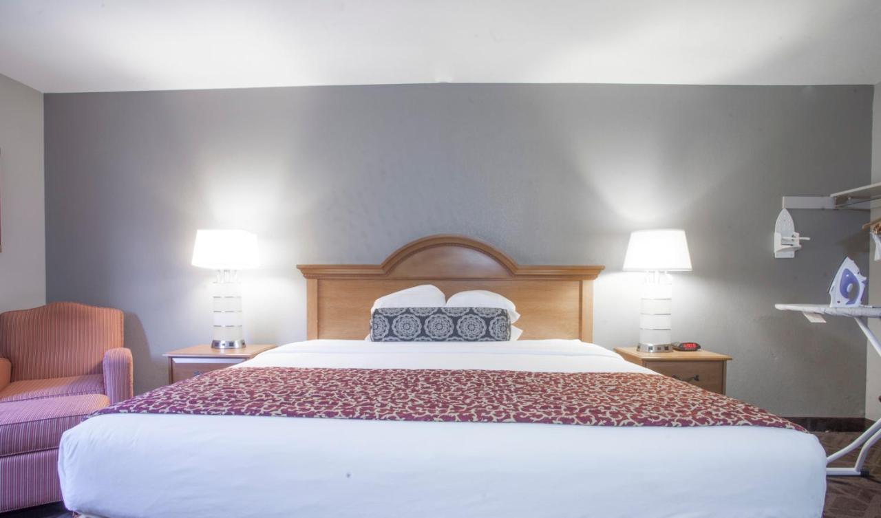 Ramada By Wyndham Barstow Hotel Buitenkant foto