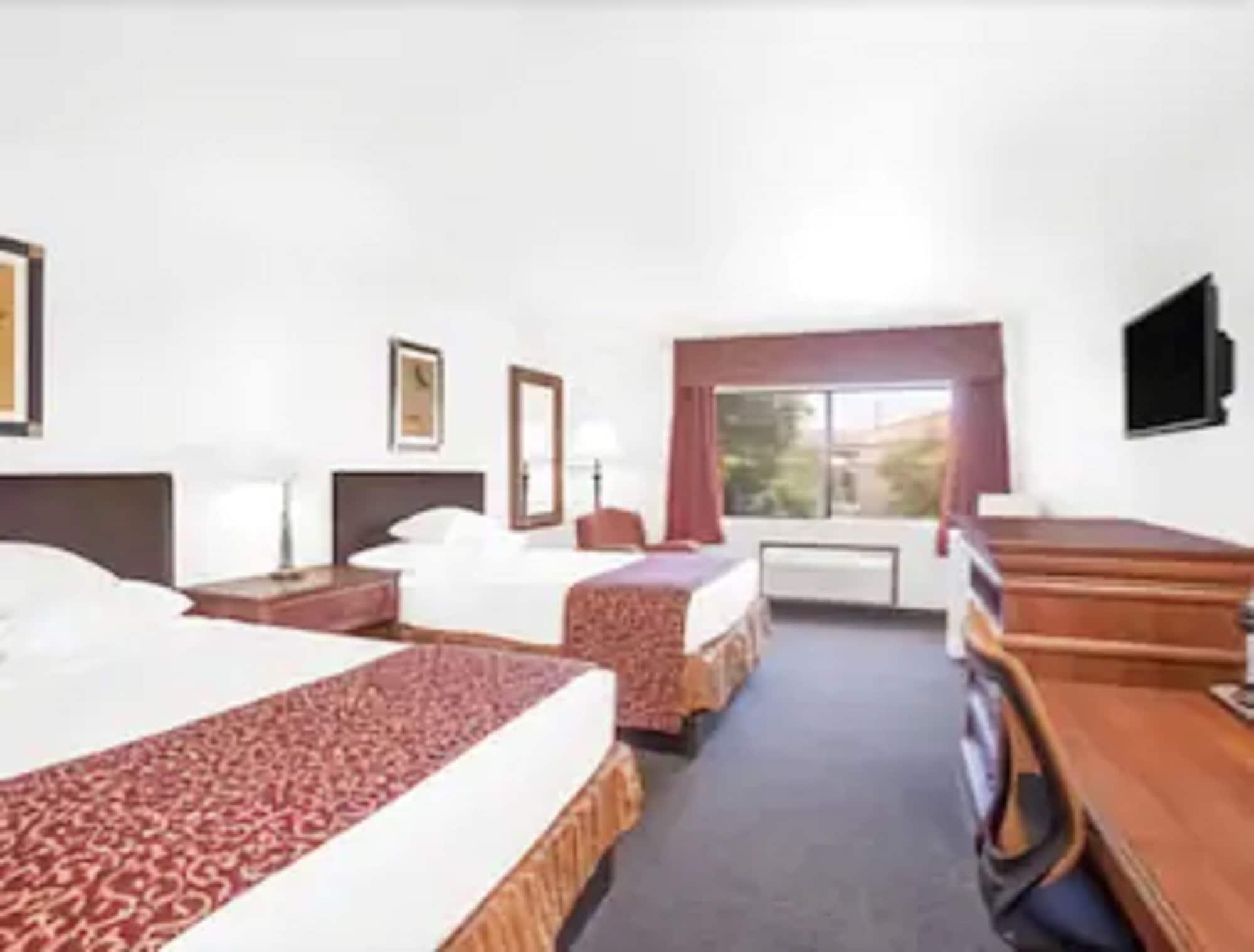 Ramada By Wyndham Barstow Hotel Buitenkant foto
