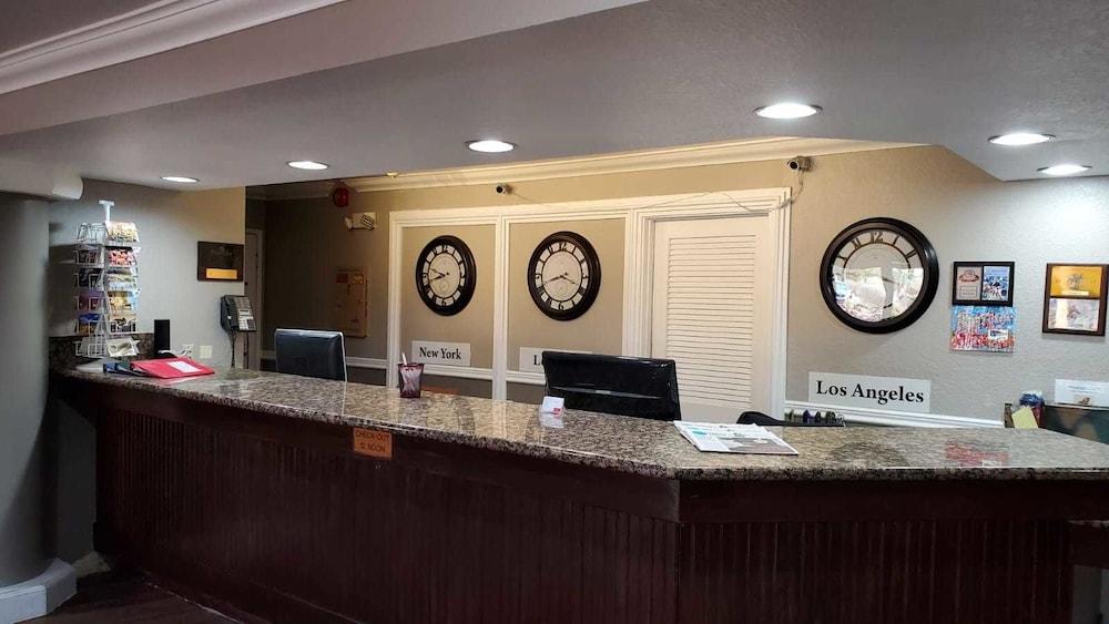Ramada By Wyndham Barstow Hotel Buitenkant foto