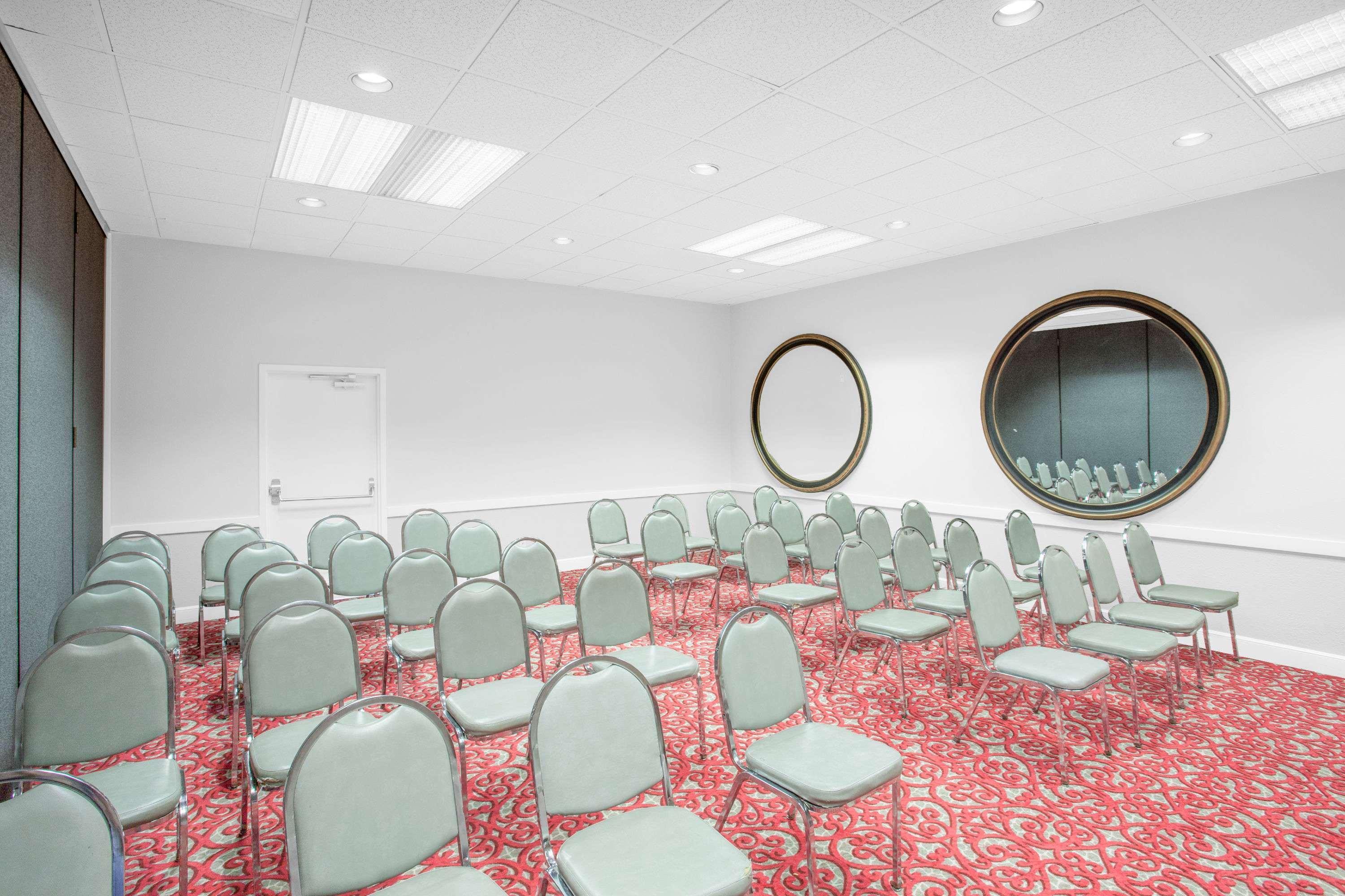 Ramada By Wyndham Barstow Hotel Buitenkant foto