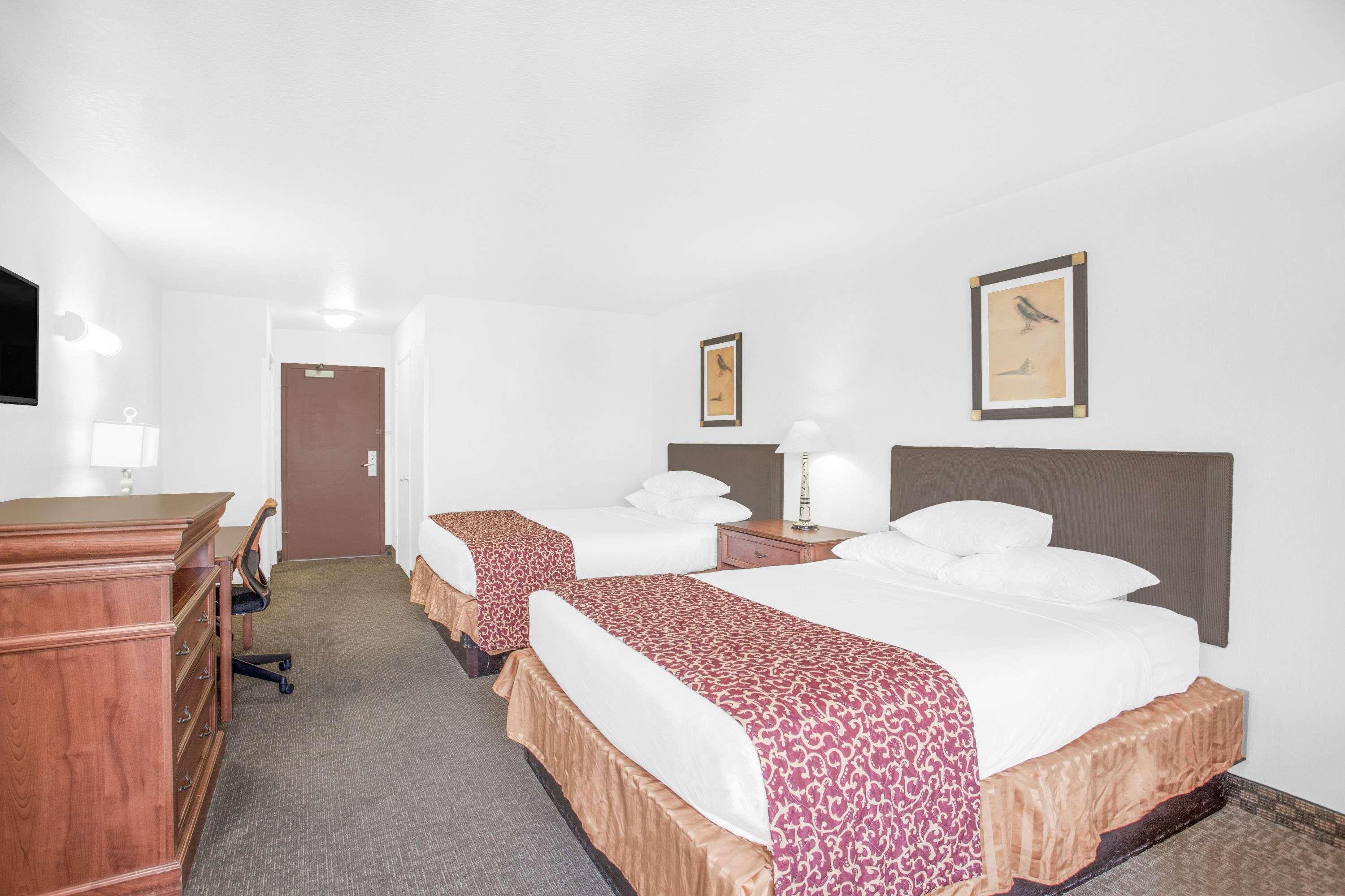 Ramada By Wyndham Barstow Hotel Buitenkant foto
